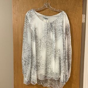 NWT Elena Baldi Grey and White Leopard Print Women's Top